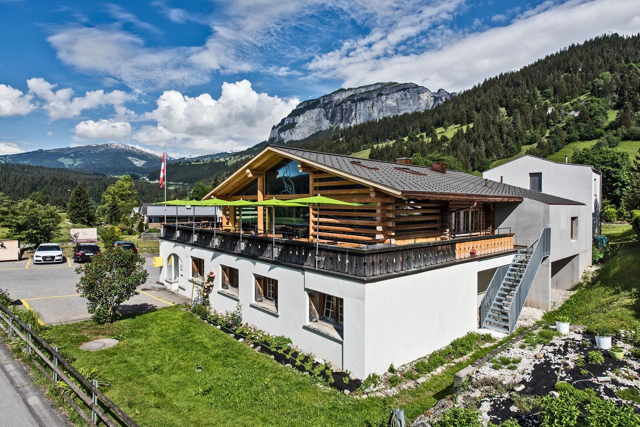 Hotel Ustria Parlatsch Trin Exterior photo